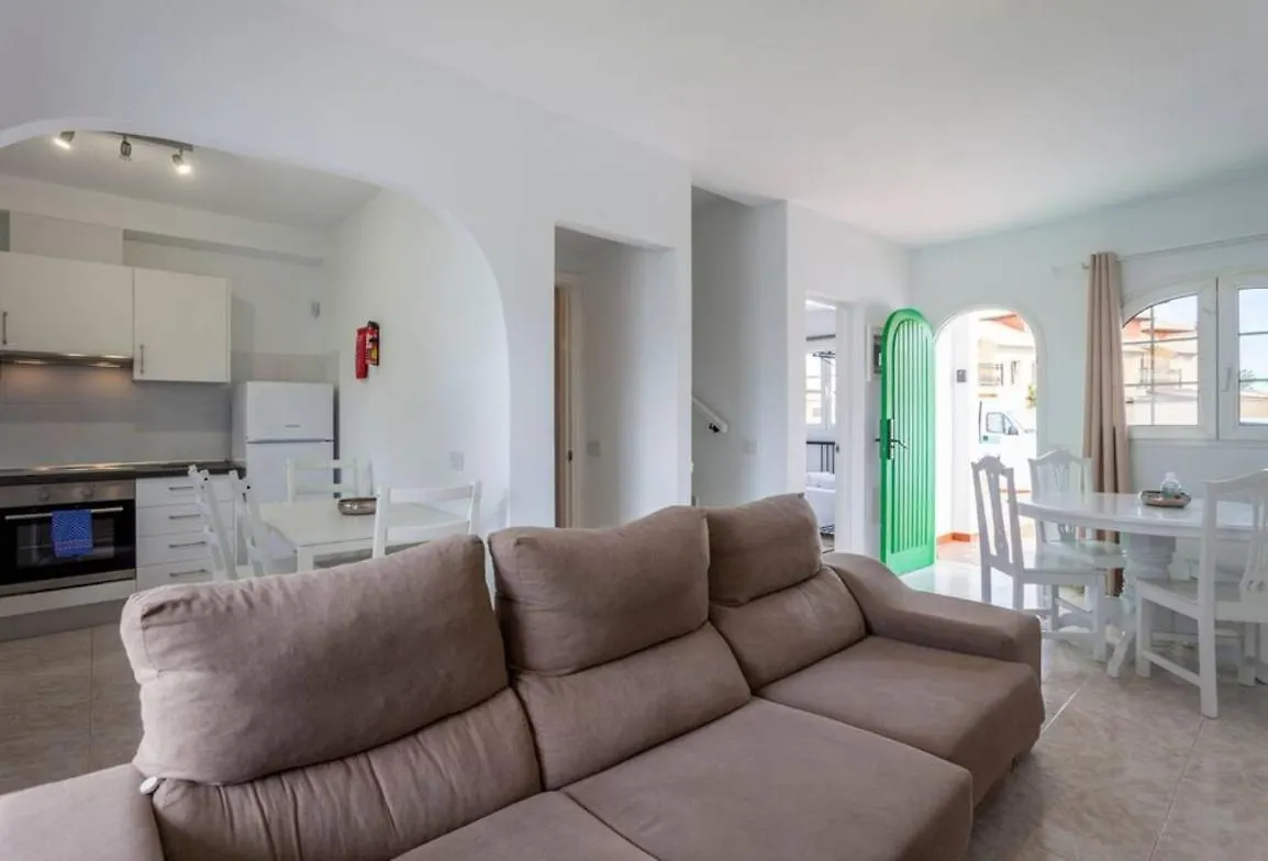 Corralejo Beach Villa With Private Pool, Bbq, Wifi At Galera Beach