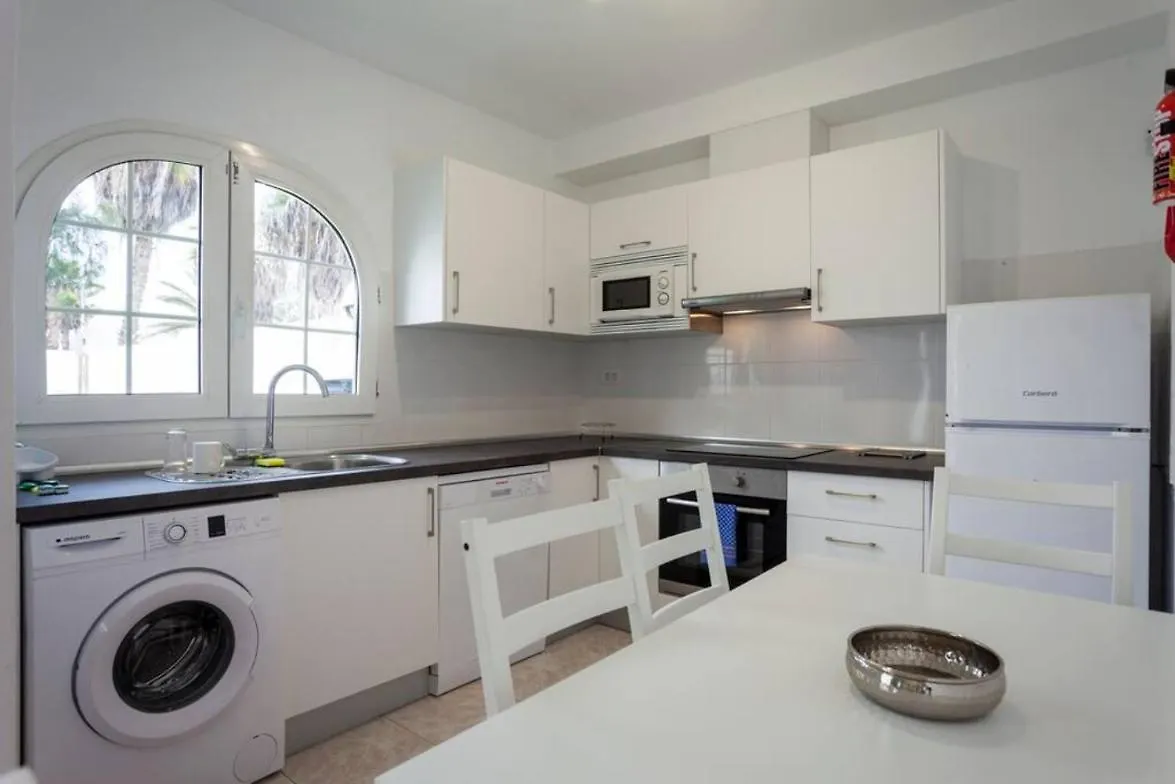Corralejo Beach Villa With Private Pool, Bbq, Wifi At Galera Beach