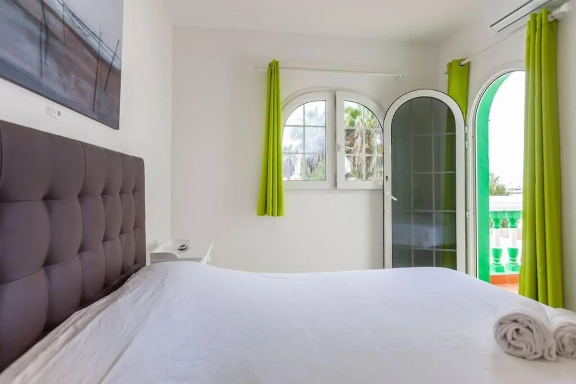 Corralejo Beach Villa With Private Pool, Bbq, Wifi At Galera Beach