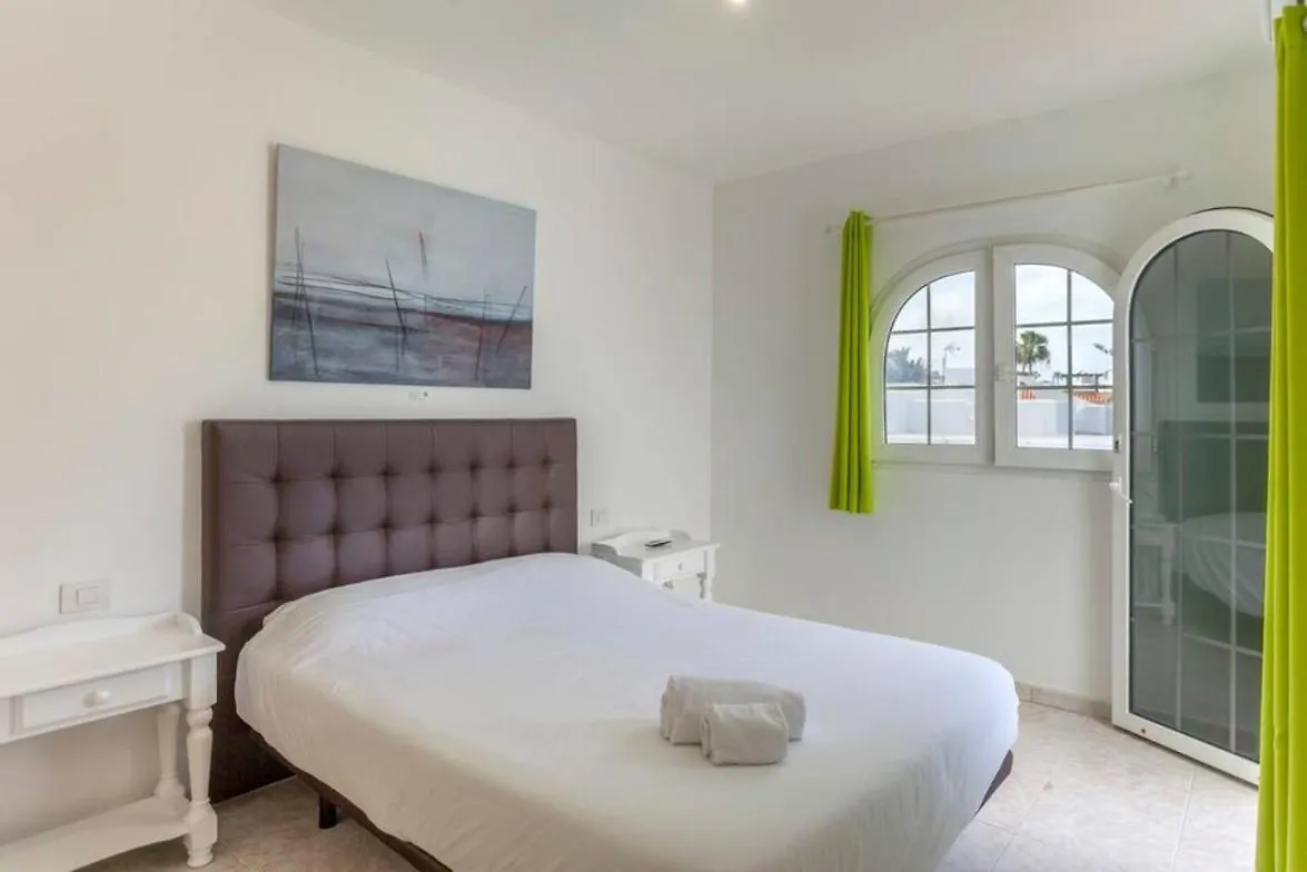 Corralejo Beach Villa With Private Pool, Bbq, Wifi At Galera Beach
