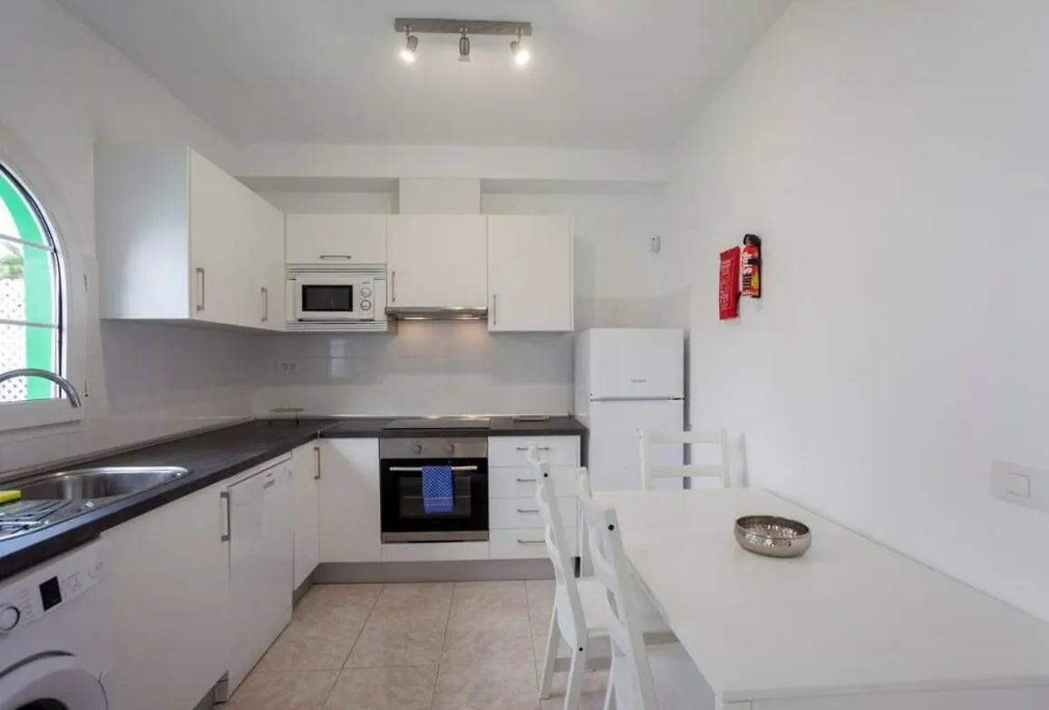 Corralejo Beach Villa With Private Pool, Bbq, Wifi At Galera Beach